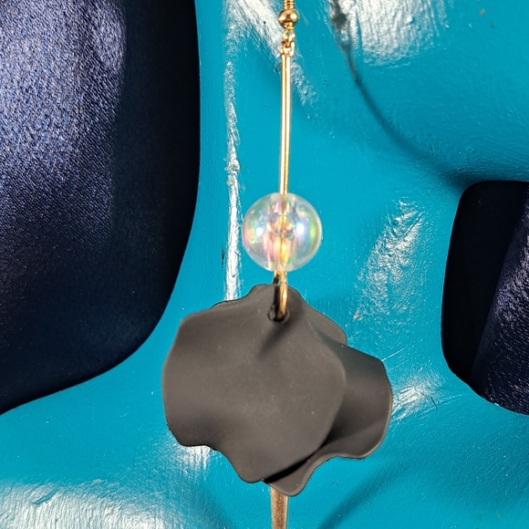 Black Spring Earrings - Picture 4 of 4